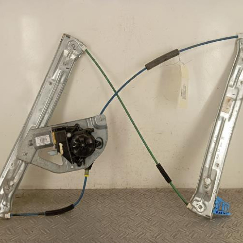 Leve vitre electrique avant droit PEUGEOT 208 1