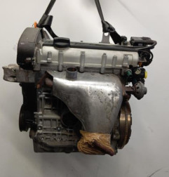 Moteur VOLKSWAGEN GOLF 4 Photo n°1