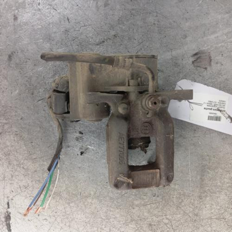 Etrier arriere gauche (freinage) PEUGEOT 308 2 SW Etrier arriere gauche (freinage) PEUGEOT 308 2 SW