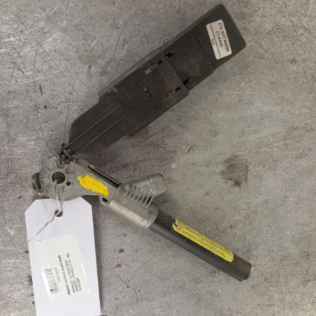 Attache ceinture avant droit RENAULT KANGOO 1 Photo n°1
