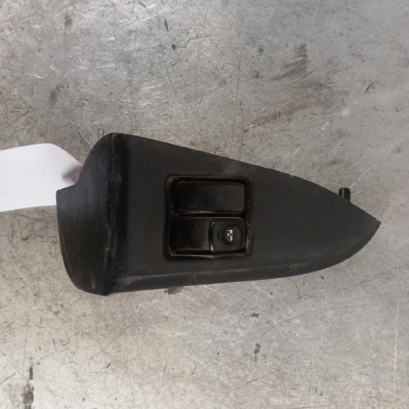 Interrupteur de leve vitre avant droit RENAULT KANGOO 1