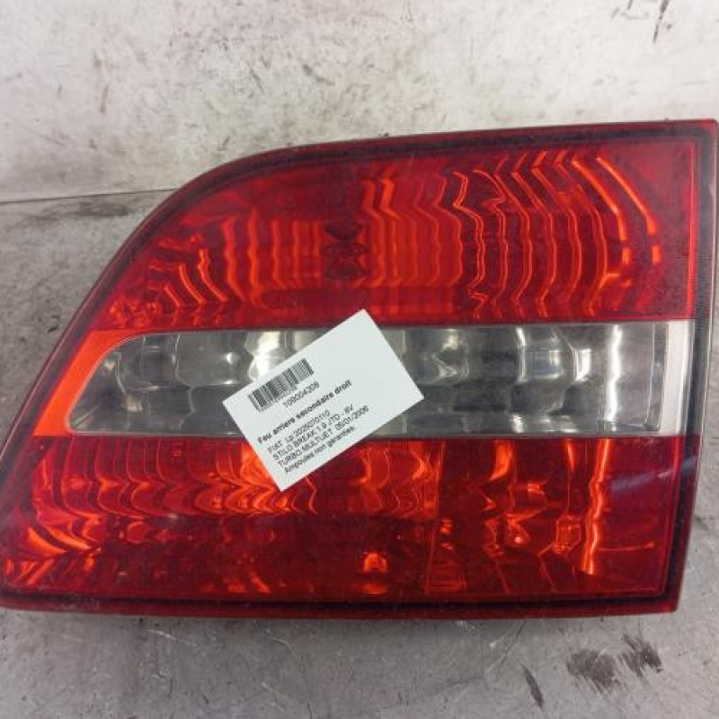 Feu arriere secondaire droit (feux) FIAT STILO Feu arriere secondaire droit (feux) FIAT STILO