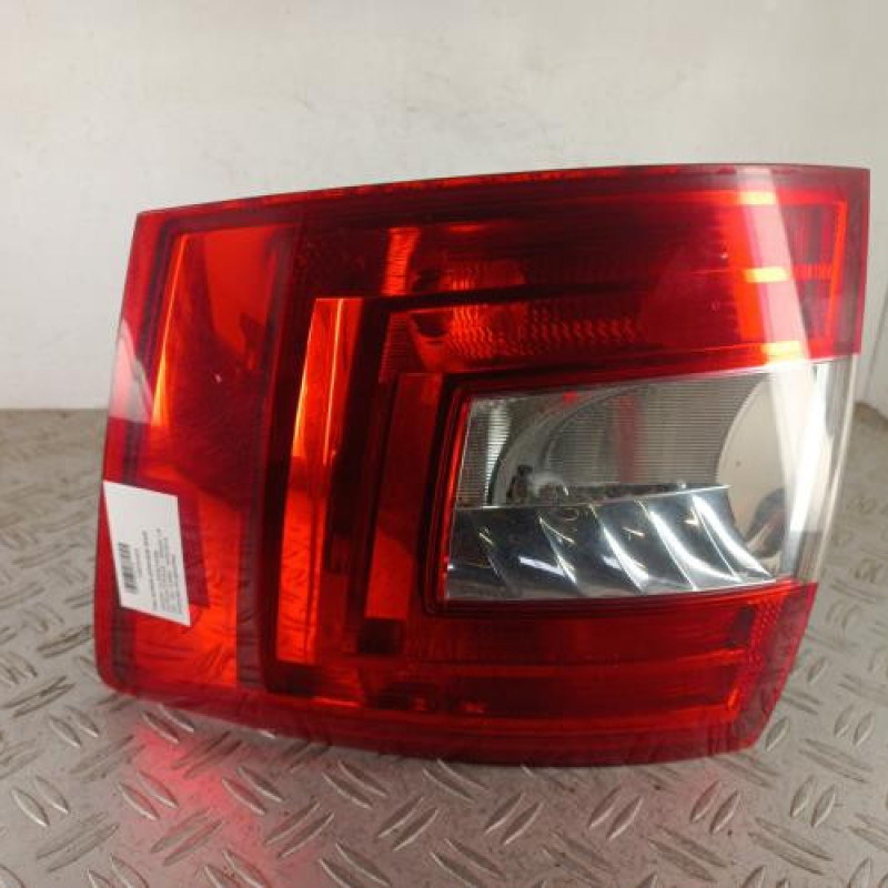 Feu arriere principal droit (feux) SKODA OCTAVIA 3 Feu arriere principal droit (feux) SKODA OCTAVIA 3