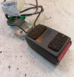 Attache ceinture avant gauche DACIA DUSTER 1
