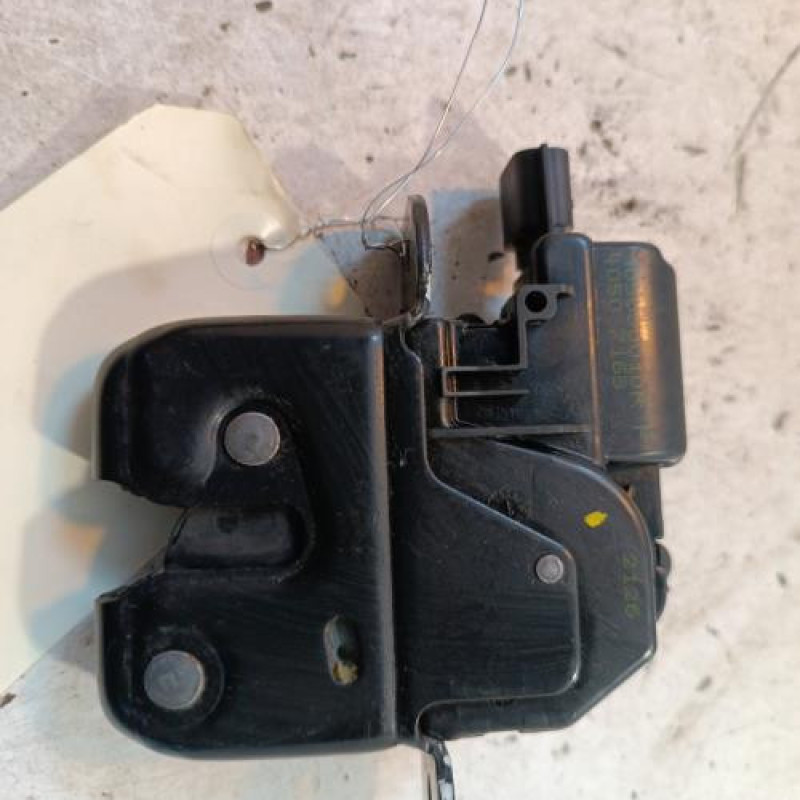 Serrure de hayon DACIA DUSTER 1 Serrure de hayon DACIA DUSTER 1