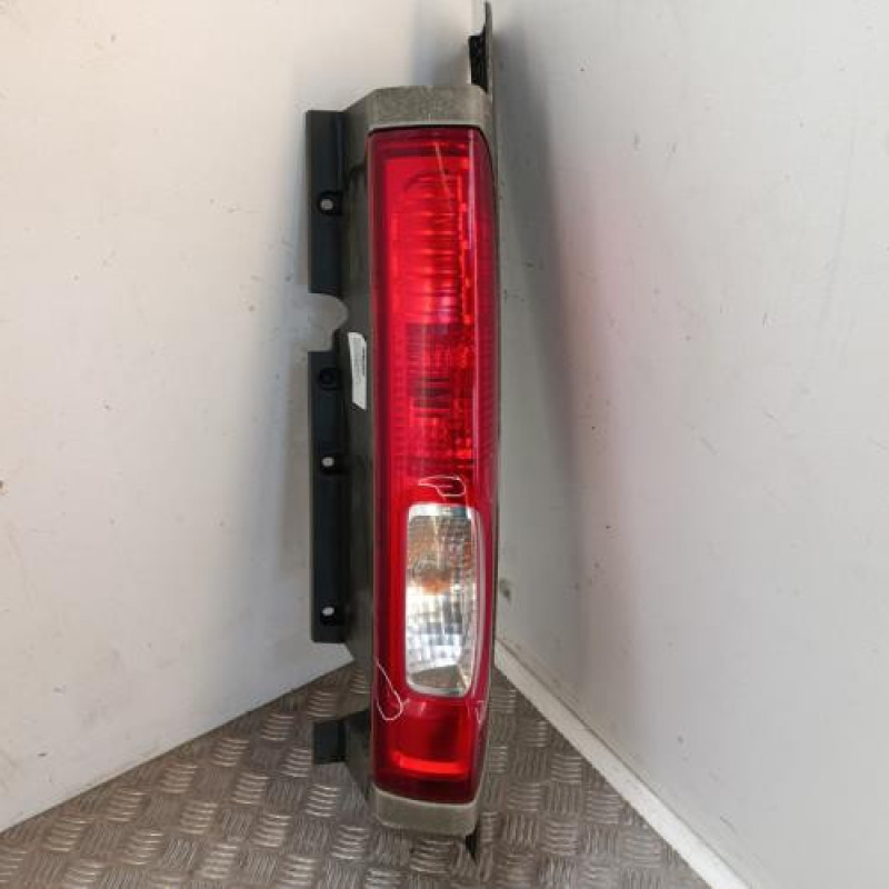 Feu arriere principal droit (feux) RENAULT TRAFIC 2