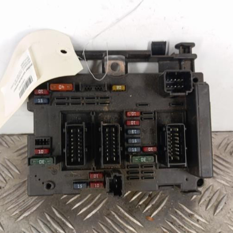 Boitier servitude moteur (BSM) PEUGEOT 307 Boitier servitude moteur (BSM) PEUGEOT 307