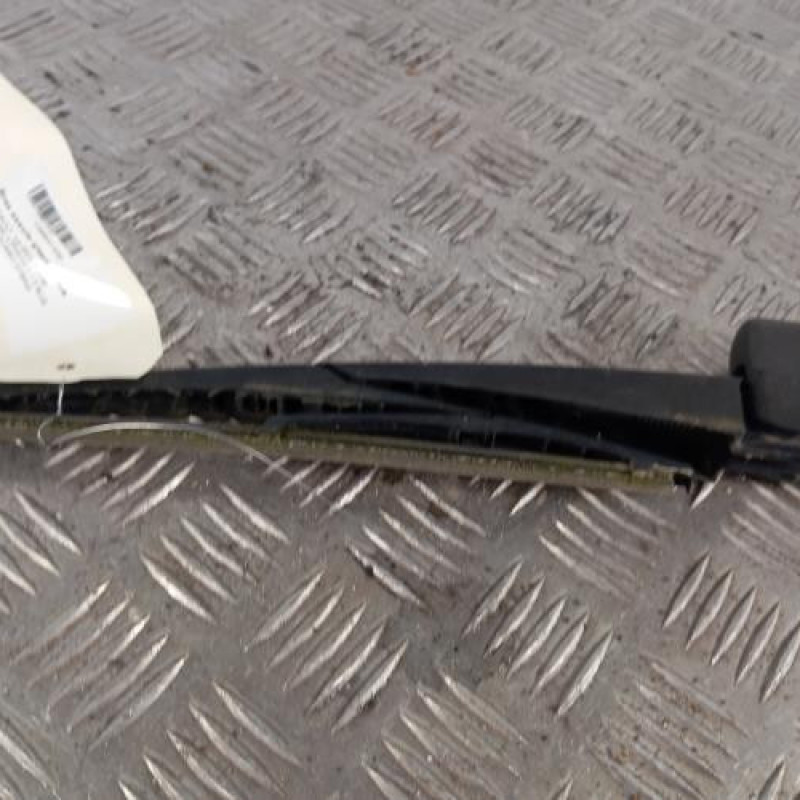 Bras essuie glace arriere RENAULT MEGANE 4 Bras essuie glace arriere RENAULT MEGANE 4