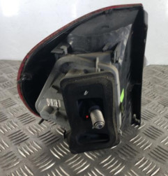 Feu arriere principal droit (feux) VOLKSWAGEN FOX Photo n°4