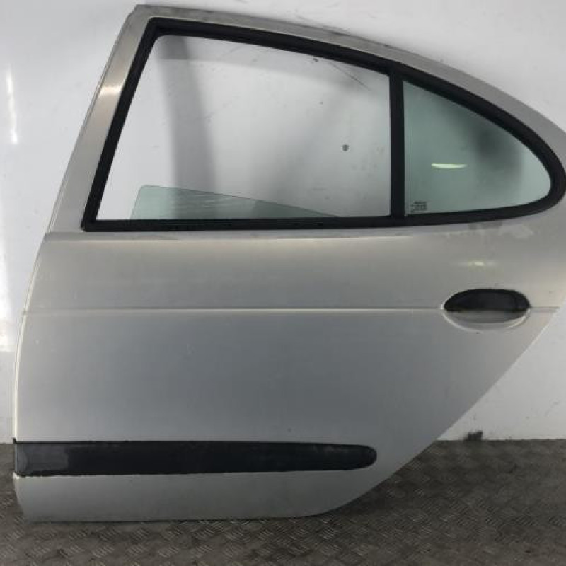 Porte arriere gauche RENAULT MEGANE 1