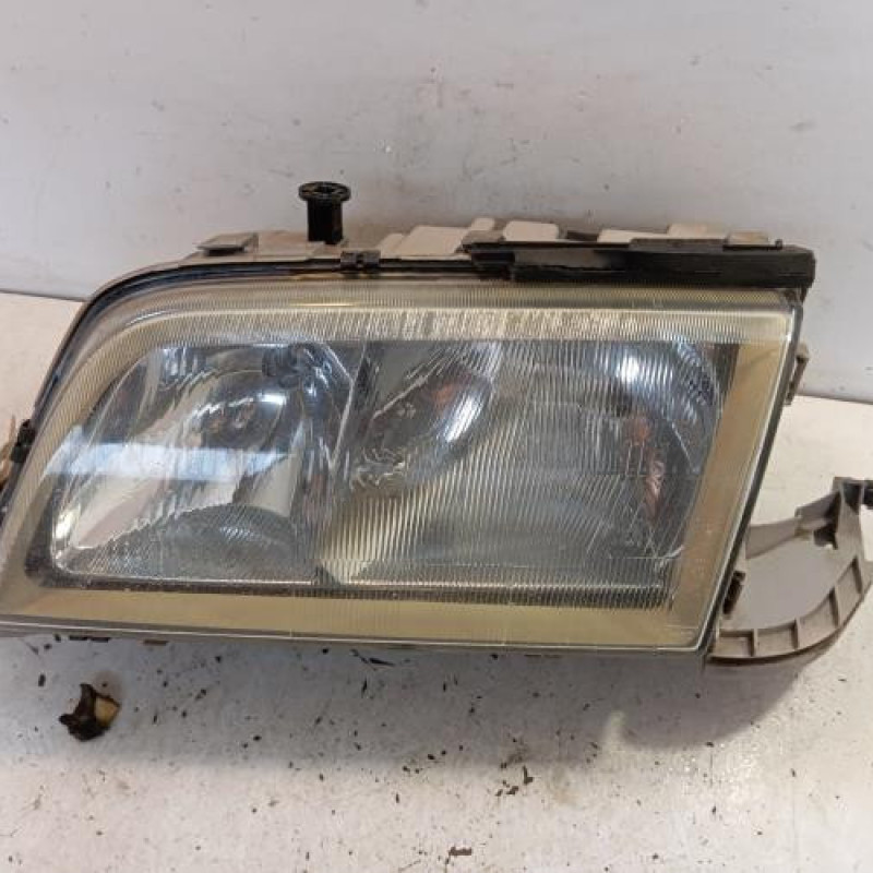 Optique avant principal gauche (feux)(phare) MERCEDES CLASSE C 202