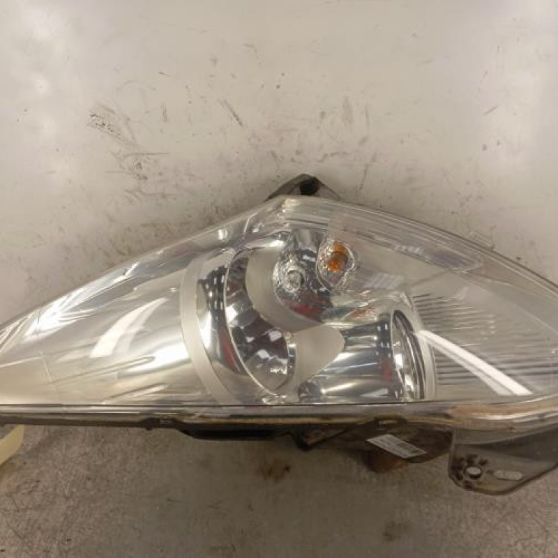 Optique avant principal gauche (feux)(phare) PEUGEOT 5008 1