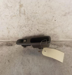 Interrupteur de leve vitre arriere droit PEUGEOT 5008 1