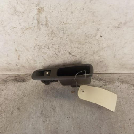 Interrupteur de leve vitre arriere droit PEUGEOT 5008 1