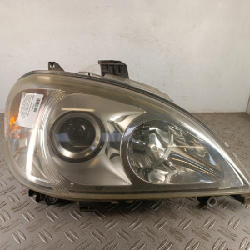 Optique avant principal droit (feux)(phare) MERCEDES CLASSE M 163