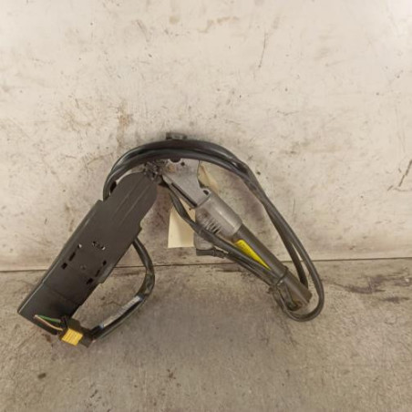 Attache ceinture avant gauche RENAULT KANGOO 1