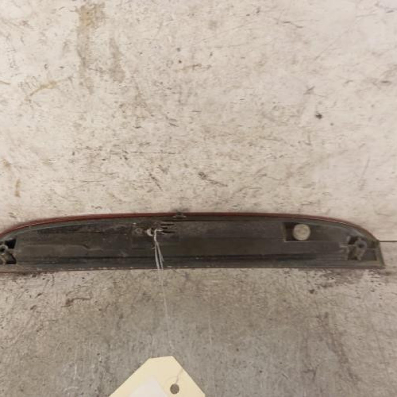 Feu arriere stop central RENAULT CLIO 2 Feu arriere stop central RENAULT CLIO 2