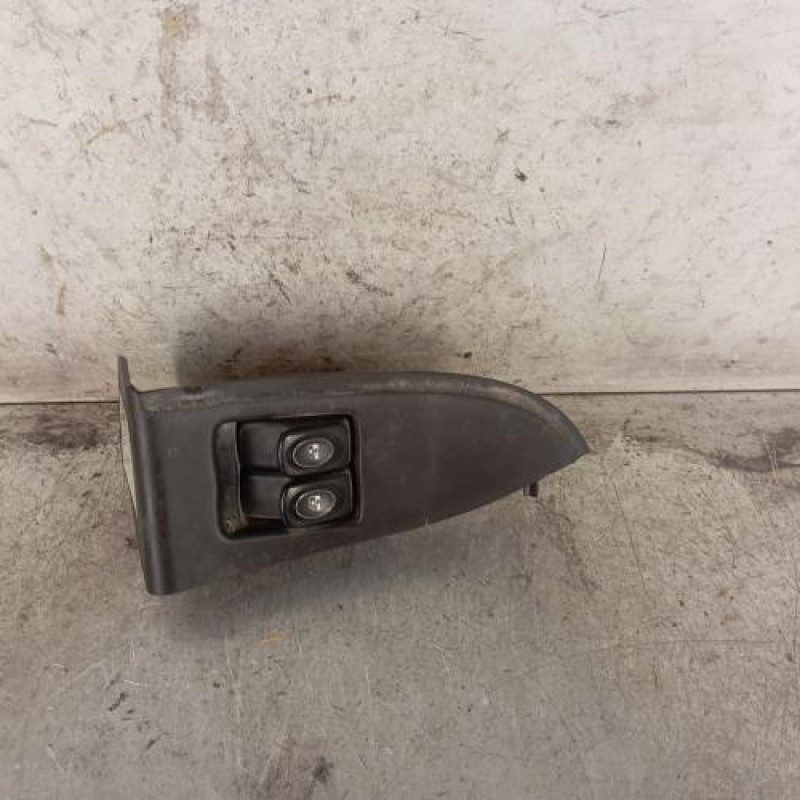 Interrupteur de leve vitre avant gauche RENAULT KANGOO 1