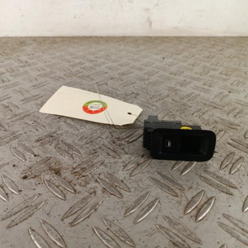 Interrupteur de leve vitre avant droit VOLKSWAGEN GOLF 7