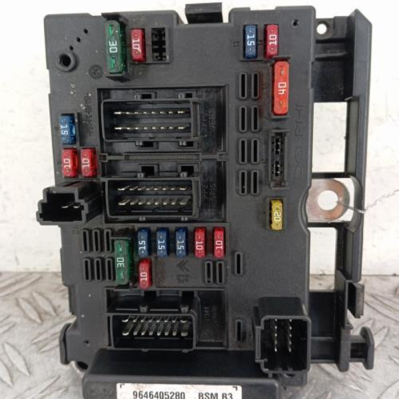 Boitier servitude moteur (BSM) PEUGEOT 406 Boitier servitude moteur (BSM) PEUGEOT 406