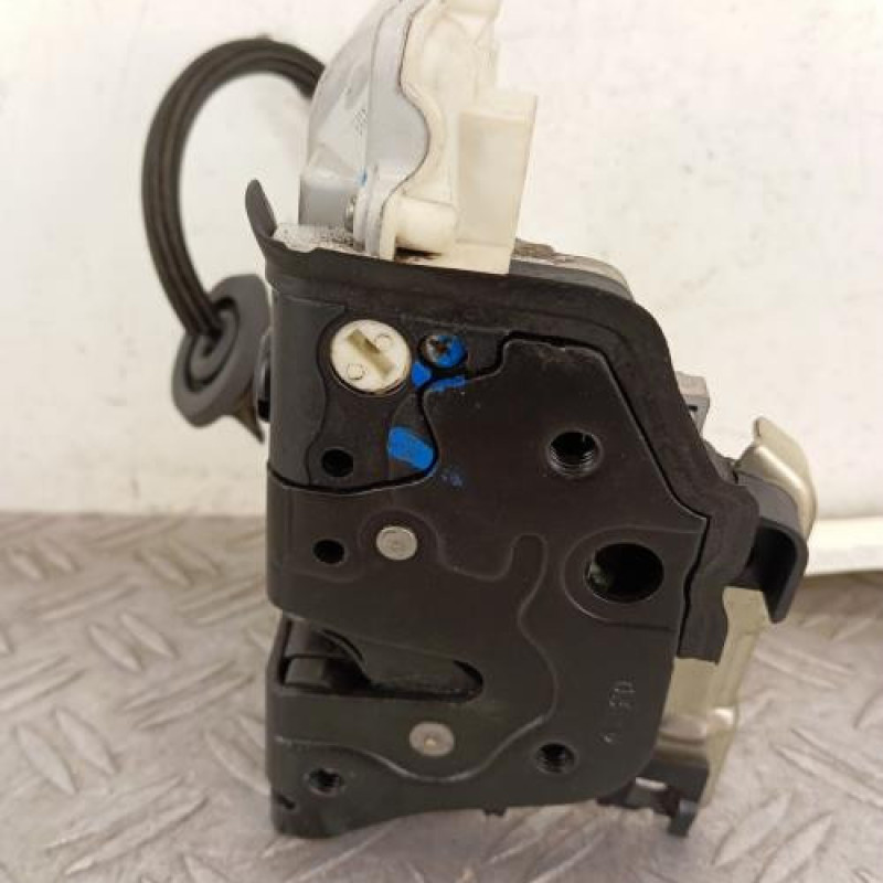 Serrure arriere droit AUDI A4 3