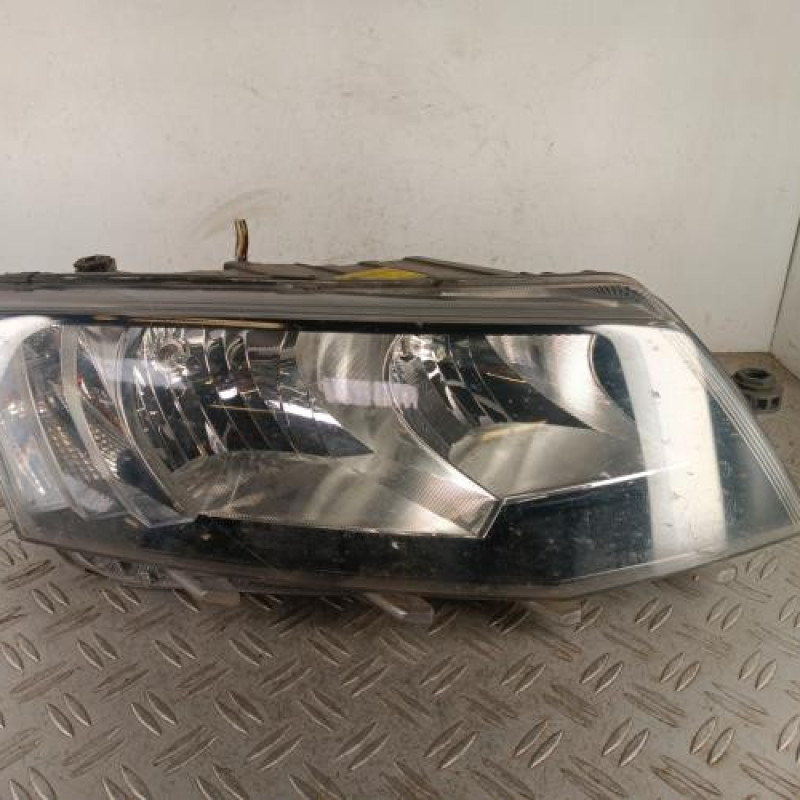 Optique avant principal droit (feux)(phare) SKODA OCTAVIA 3