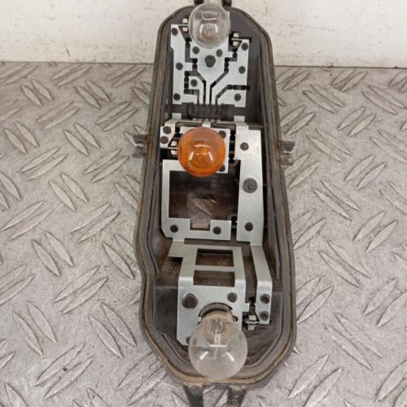 Platine feu arriere droit RENAULT TWINGO 2 Platine feu arriere droit RENAULT TWINGO 2