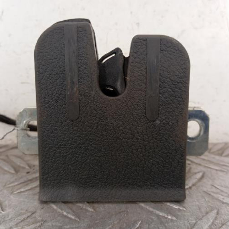 Serrure de hayon VOLKSWAGEN POLO 4 Serrure de hayon VOLKSWAGEN POLO 4