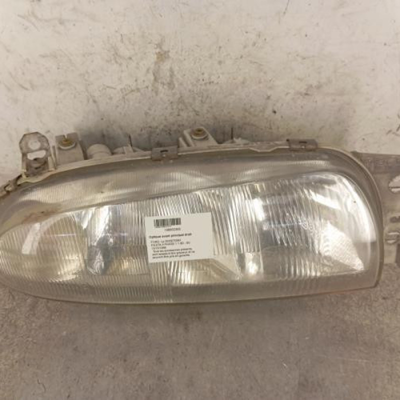 Optique avant principal droit (feux)(phare) FORD FIESTA 4