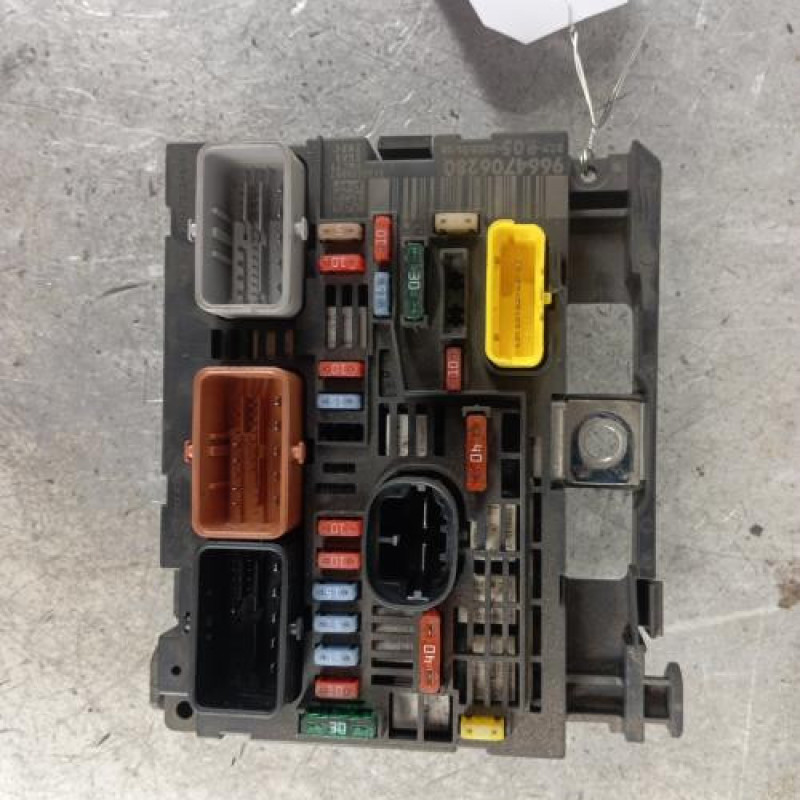 Boitier servitude moteur (BSM) PEUGEOT 308 1 Boitier servitude moteur (BSM) PEUGEOT 308 1