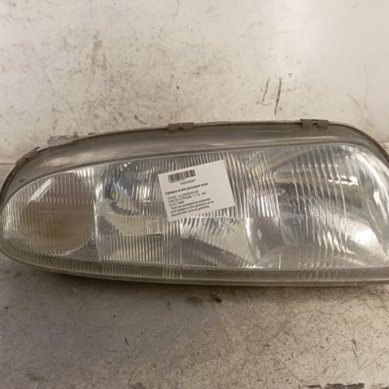 Optique avant principal droit (feux)(phare) FORD FIESTA 4