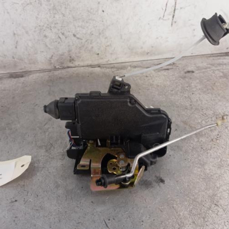 Serrure avant gauche AUDI A4 2
