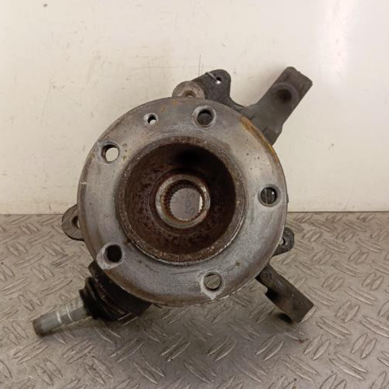 Moyeu avant gauche NISSAN NV400 Moyeu avant gauche NISSAN NV400