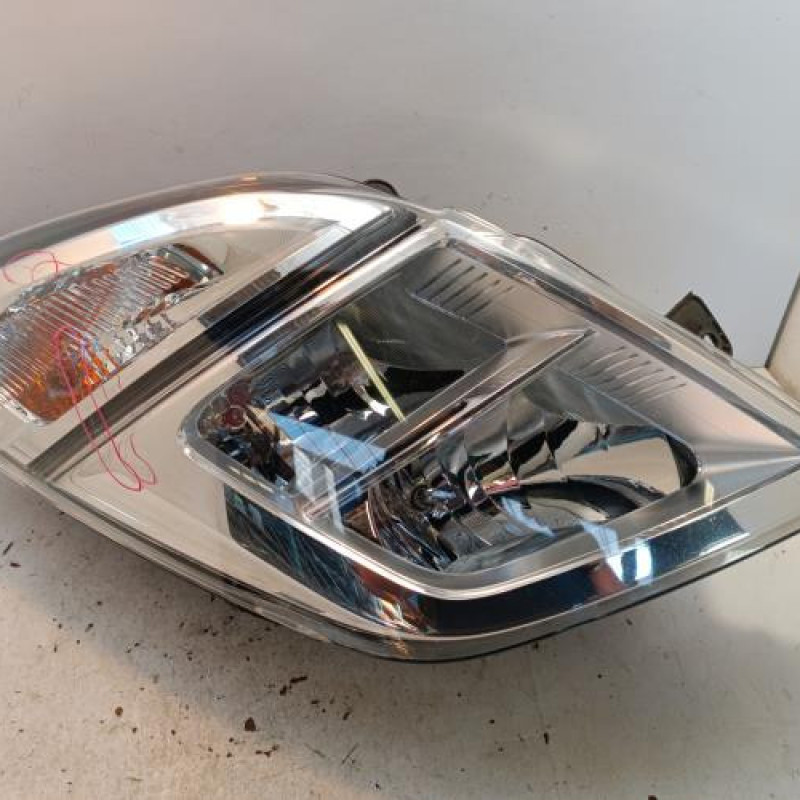 Optique avant principal droit (feux)(phare) NISSAN NV400