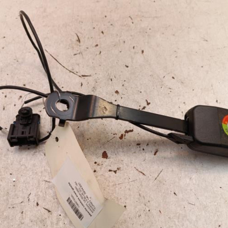 Attache ceinture avant gauche NISSAN NV400