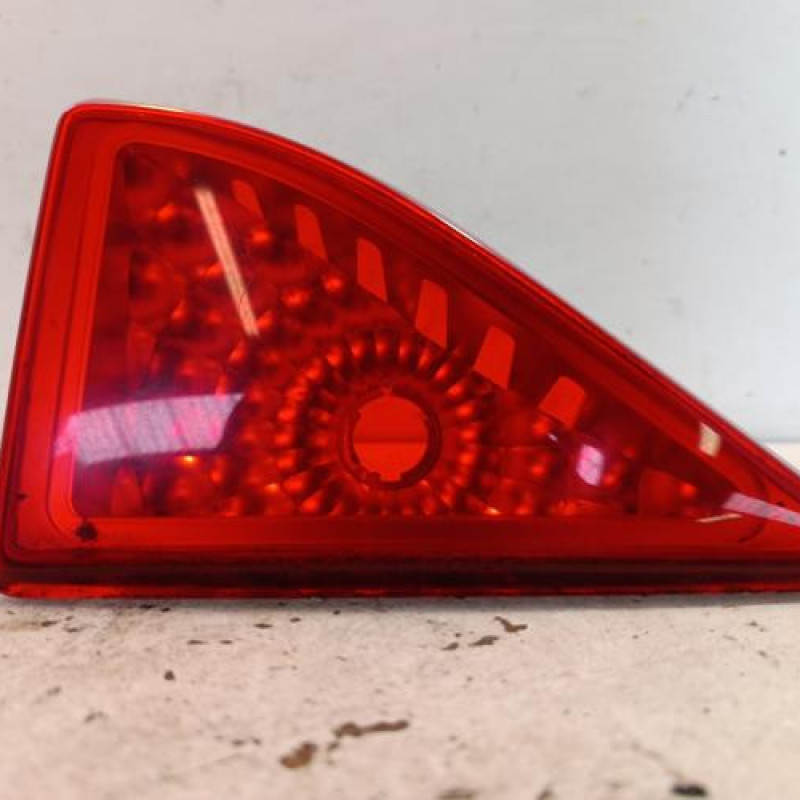 Feu arriere stop central NISSAN NV400 Feu arriere stop central NISSAN NV400
