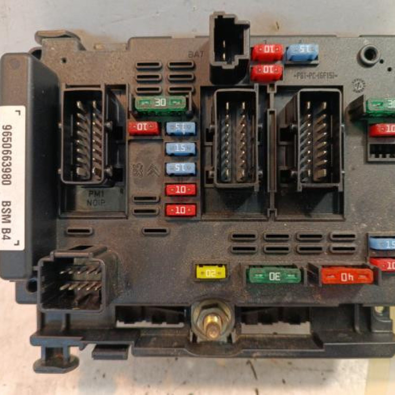 Boitier servitude moteur (BSM) PEUGEOT 206 Boitier servitude moteur (BSM) PEUGEOT 206