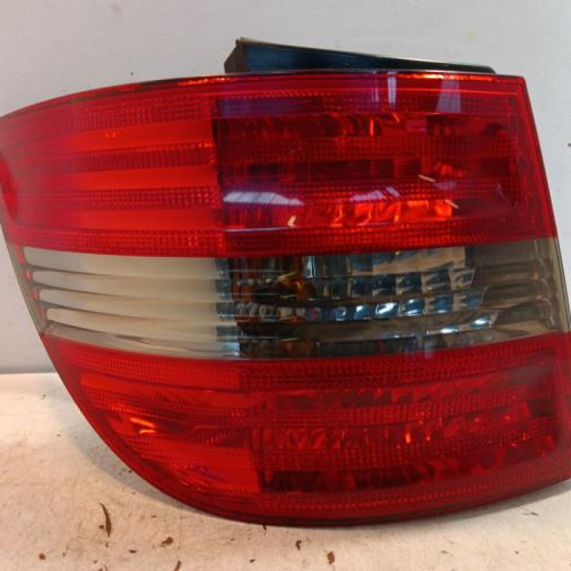 Feu arriere principal gauche (feux) MERCEDES CLASSE B 245