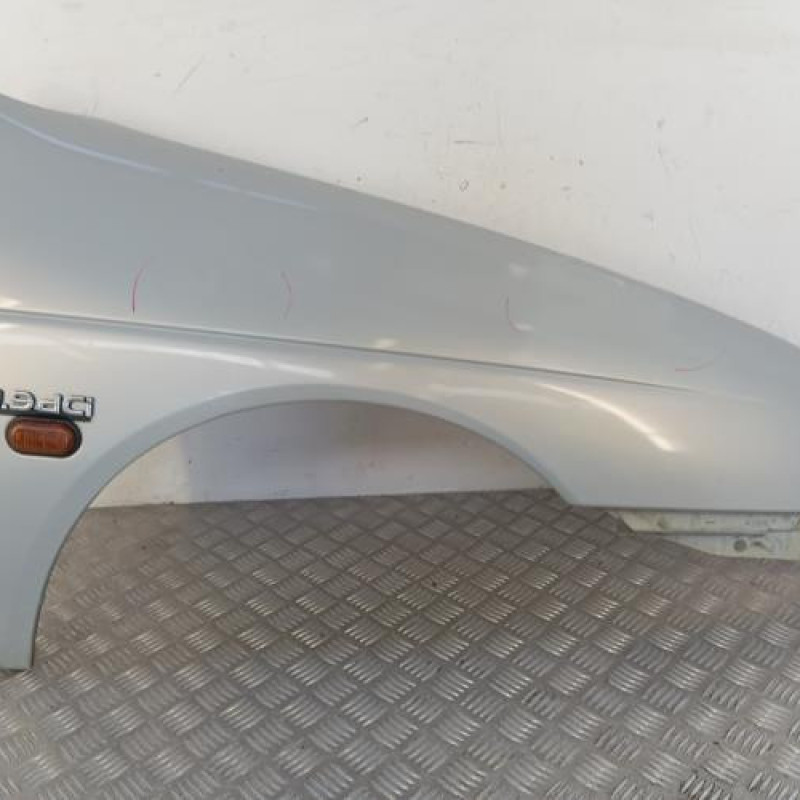 Aile avant droit RENAULT MEGANE 1