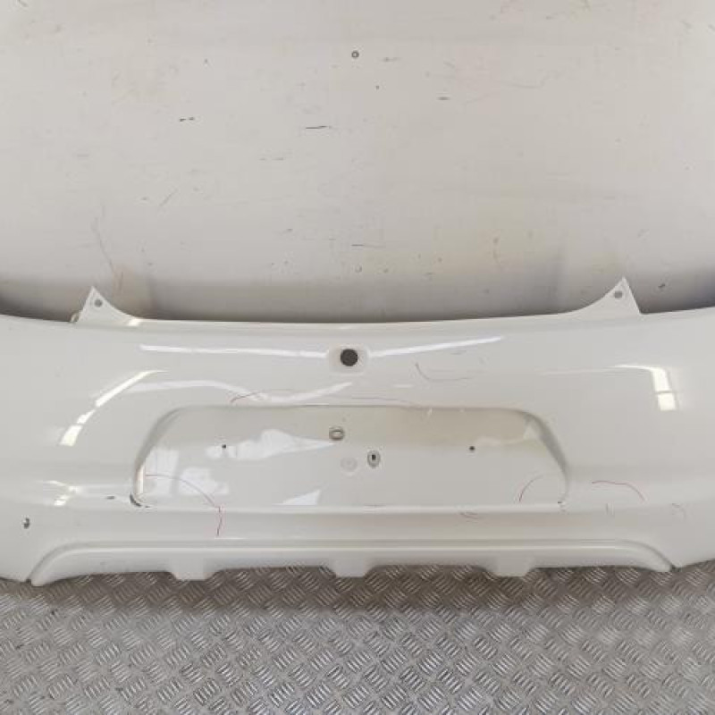 Pare choc arriere PEUGEOT 108