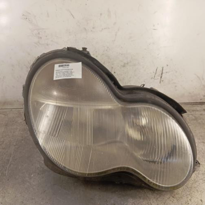 Optique avant principal droit (feux)(phare) MERCEDES CLASSE C 203