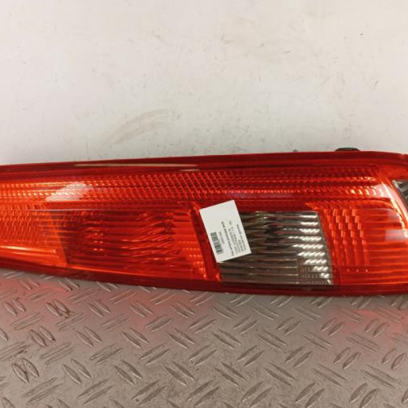 Feu arriere principal droit (feux) FORD FIESTA 5 Feu arriere principal droit (feux) FORD FIESTA 5