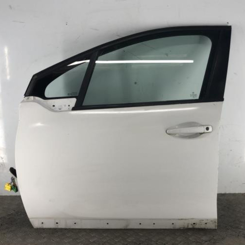 Porte avant gauche PEUGEOT 2008 1