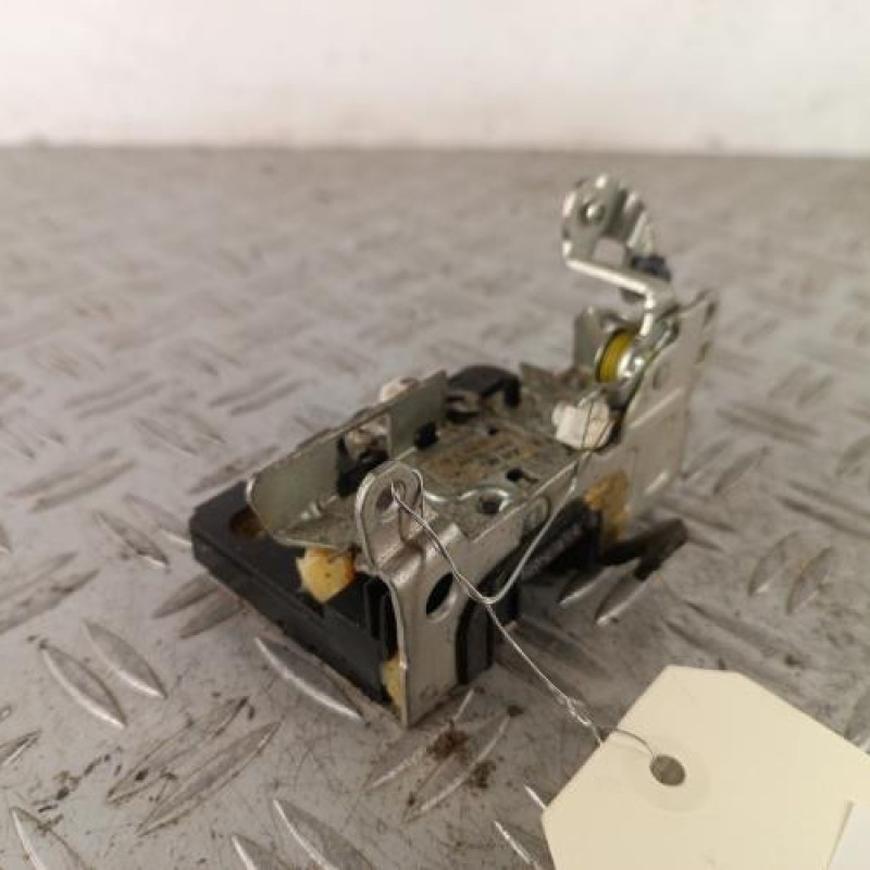 Serrure arriere droit DACIA SANDERO 1 Serrure arriere droit DACIA SANDERO 1
