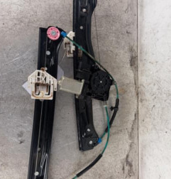 Leve vitre electrique avant gauche BMW SERIE 1 F20 Photo n°1