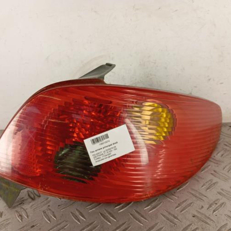 Feu arriere principal droit (feux) PEUGEOT 206 Feu arriere principal droit (feux) PEUGEOT 206