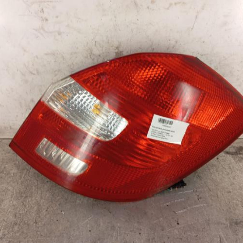 Feu arriere principal droit (feux) SKODA FABIA 2 Feu arriere principal droit (feux) SKODA FABIA 2