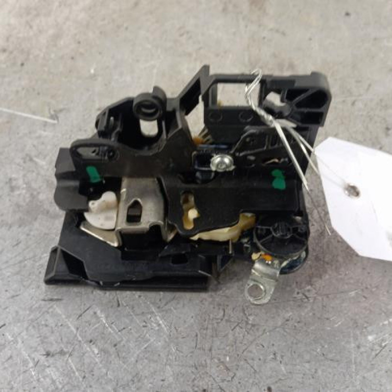 Serrure arriere droit DACIA SANDERO 2
