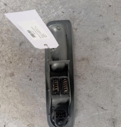 Interrupteur de leve vitre avant gauche RENAULT TWINGO 1