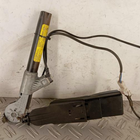 Attache ceinture avant gauche RENAULT KANGOO 1